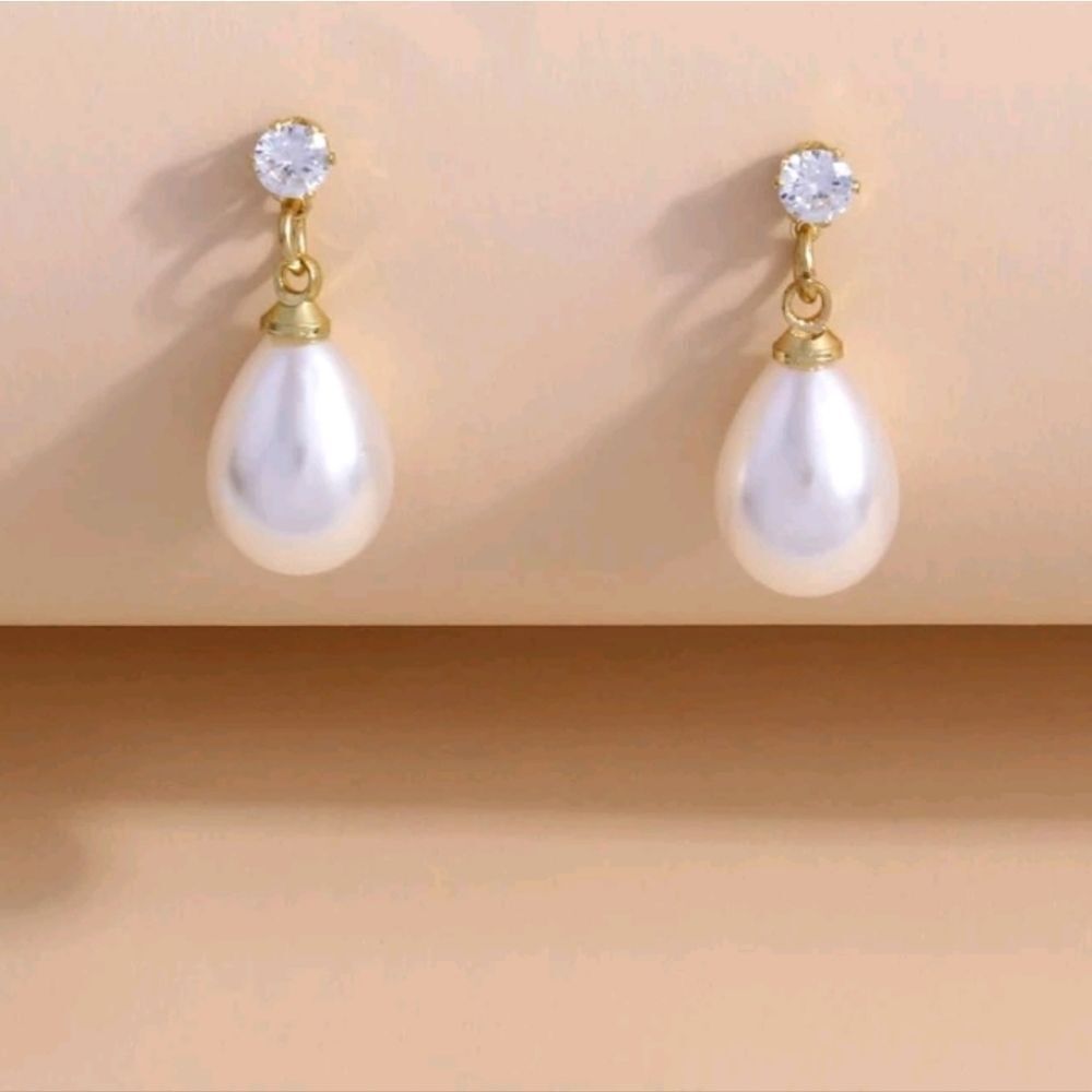5/$25 Acrylic Pearl Prop Earrings